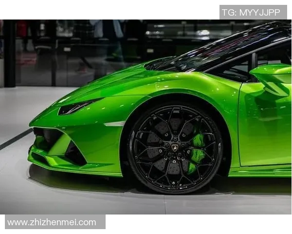 足球明星们的豪华跑车生活揭秘与他们的赛场风采相得益彰